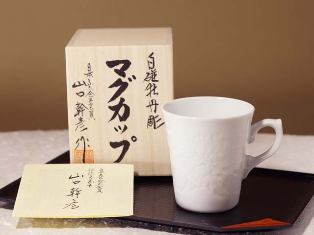 【朝日新聞掲載】手ロクロ、手彫りのマグカップ