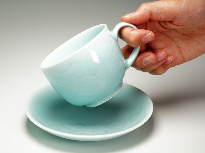 【有田焼】コーヒーカップ 青白磁牡丹彫